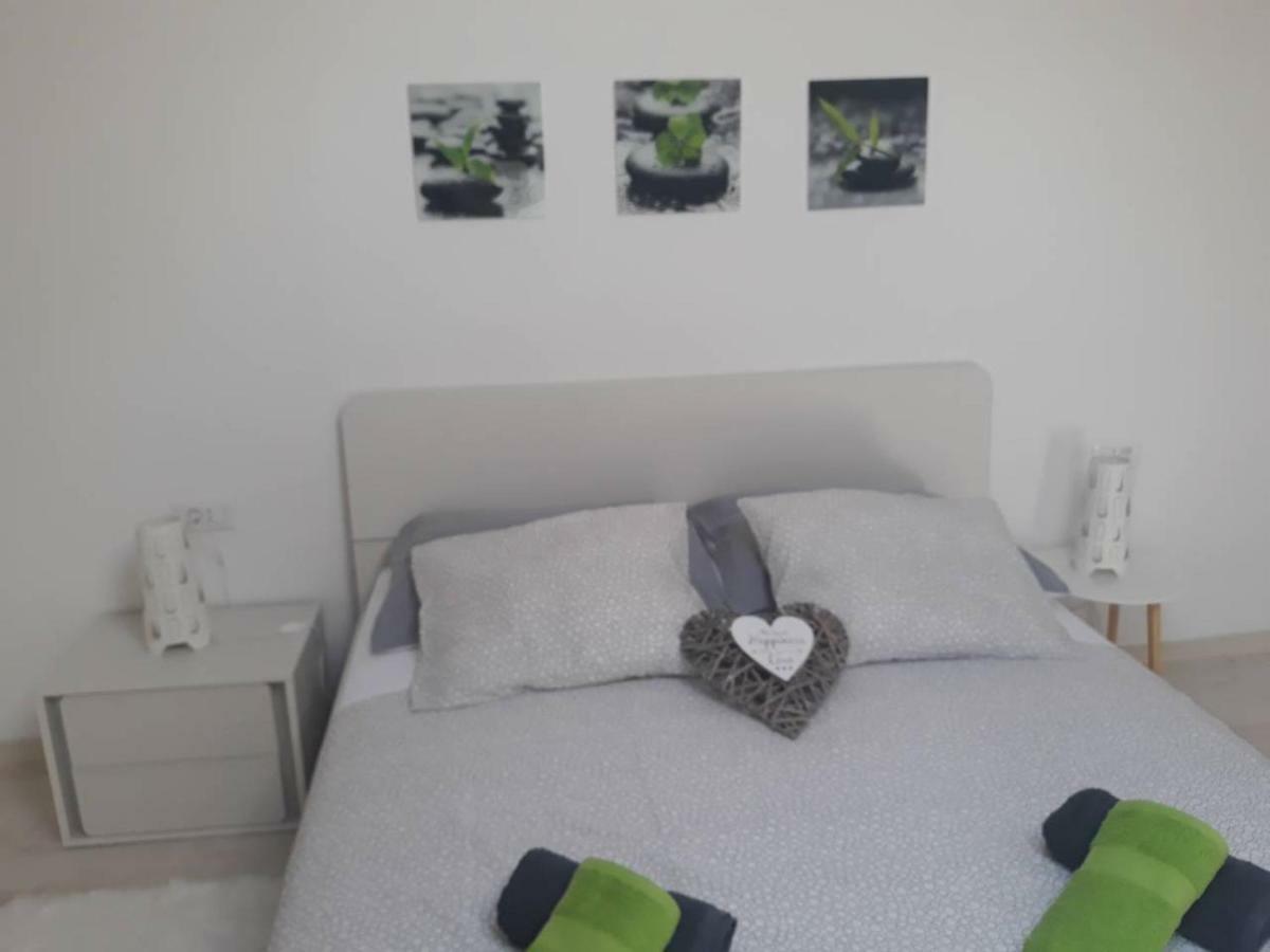 Dajven Hotel Póla Kültér fotó