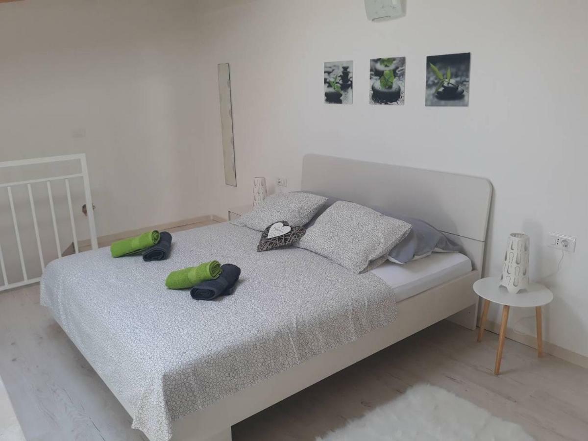Dajven Hotel Póla Kültér fotó