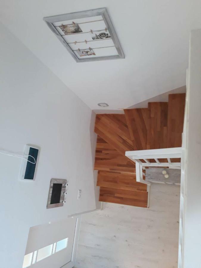 Dajven Hotel Póla Kültér fotó