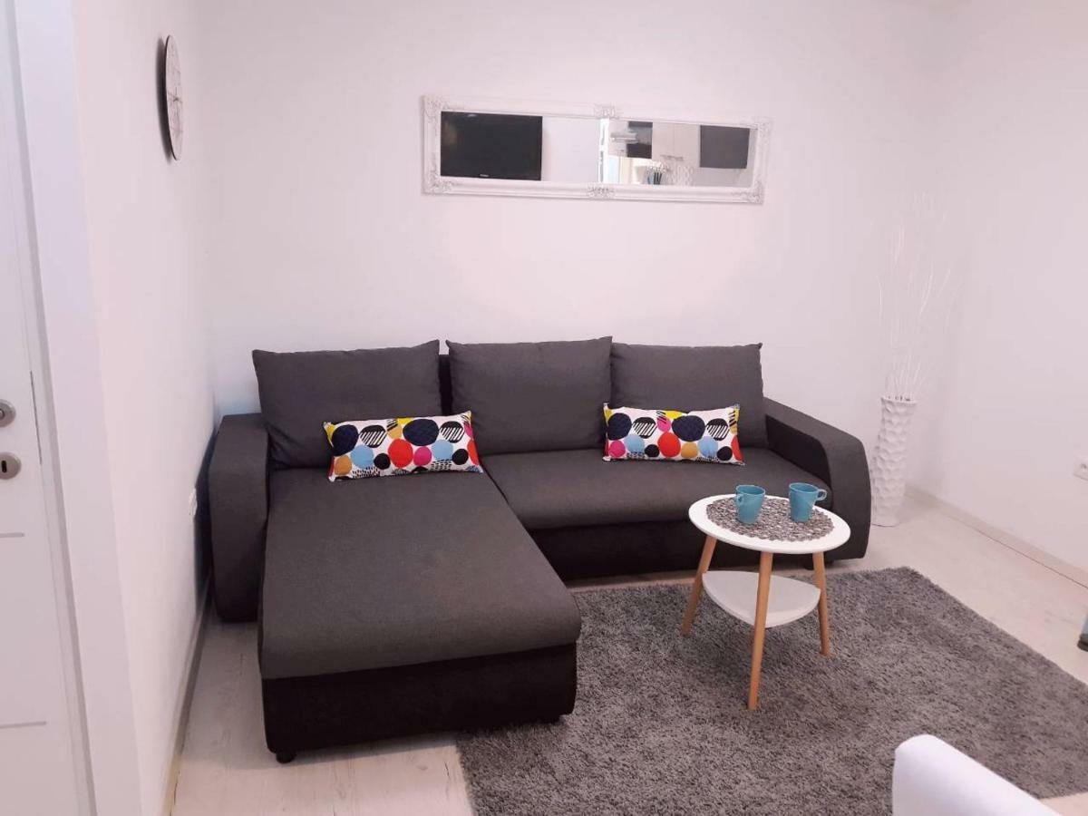 Dajven Hotel Póla Kültér fotó