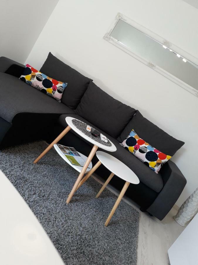 Dajven Hotel Póla Kültér fotó